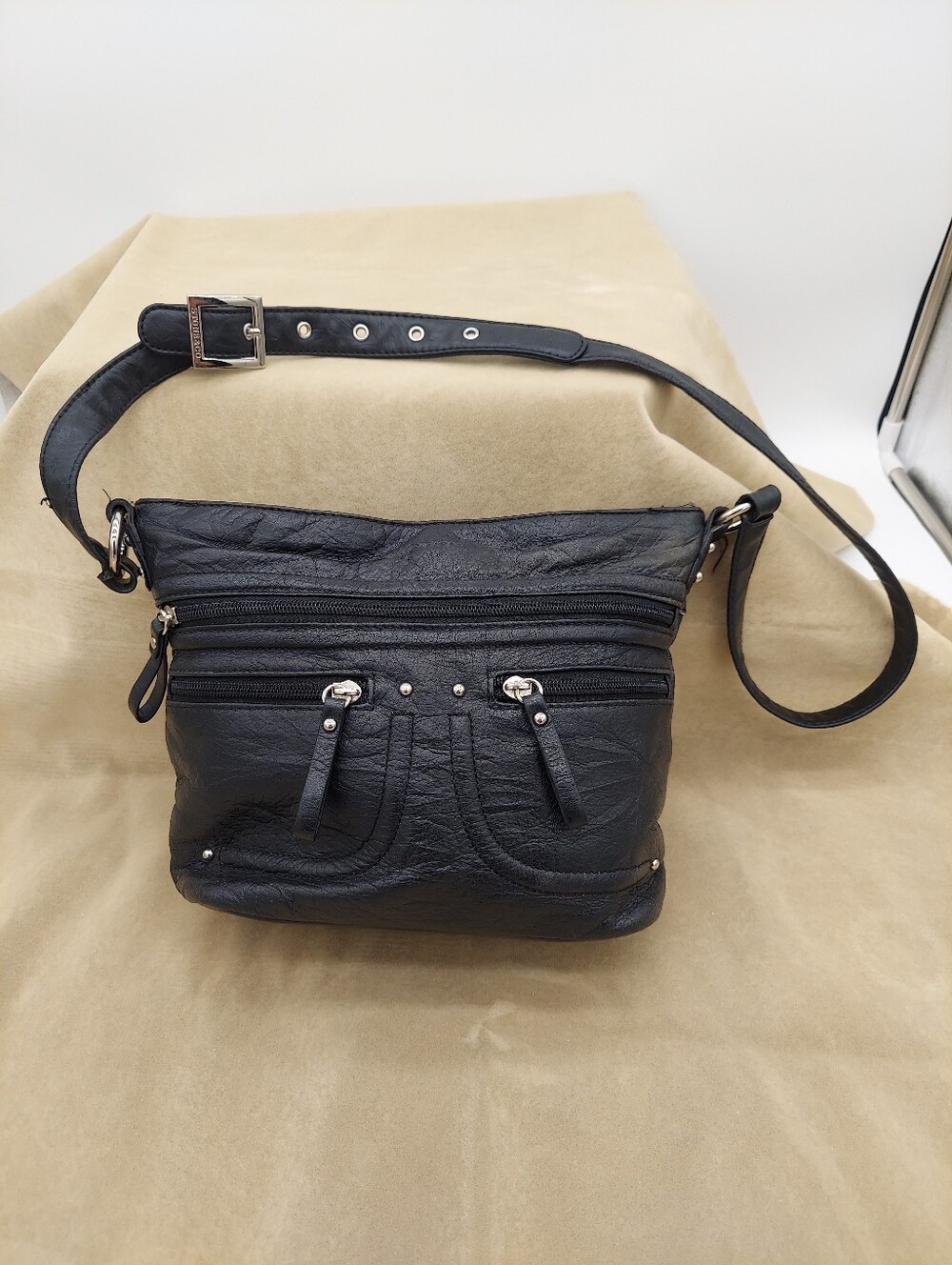 Stone Mountain Black leather purse